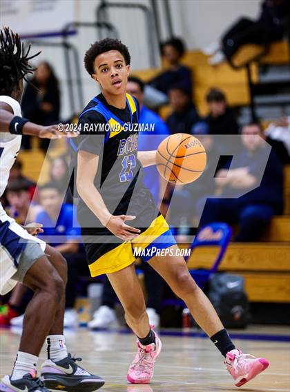 Thumbnail 1 in Clovis East vs. Bakersfield Christian photogallery.