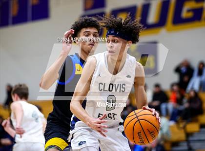 Thumbnail 1 in Clovis East vs. Bakersfield Christian photogallery.