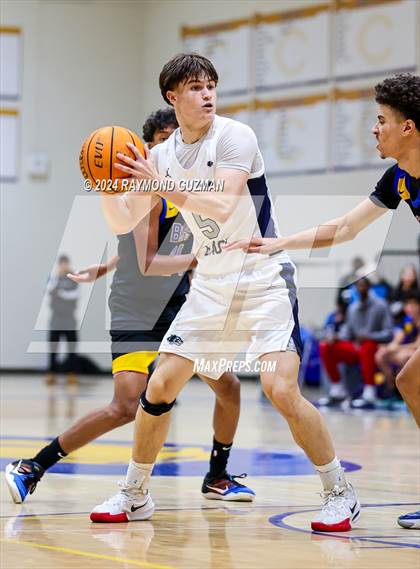 Thumbnail 2 in Clovis East vs. Bakersfield Christian photogallery.