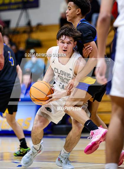 Thumbnail 1 in Clovis East vs. Bakersfield Christian photogallery.