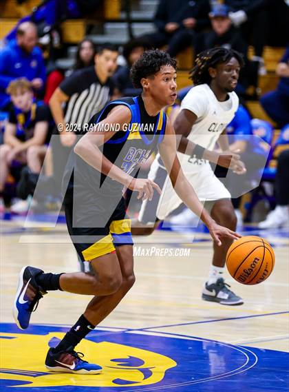 Thumbnail 2 in Clovis East vs. Bakersfield Christian photogallery.