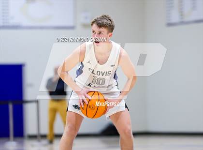 Thumbnail 3 in Clovis East vs. Bakersfield Christian photogallery.
