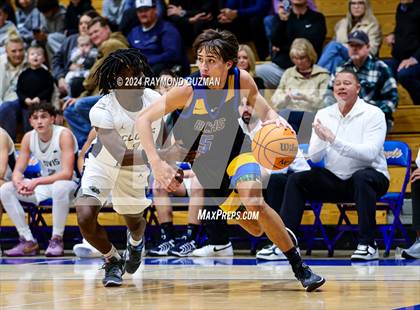 Thumbnail 2 in Clovis East vs. Bakersfield Christian photogallery.