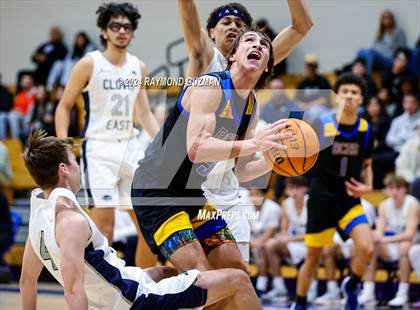 Thumbnail 1 in Clovis East vs. Bakersfield Christian photogallery.