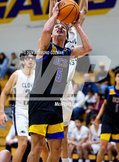 Thumbnail 2 in Clovis East vs. Bakersfield Christian photogallery.