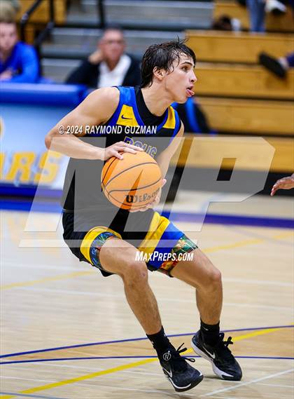 Thumbnail 3 in Clovis East vs. Bakersfield Christian photogallery.