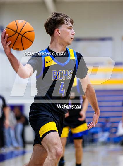 Thumbnail 2 in Clovis East vs. Bakersfield Christian photogallery.