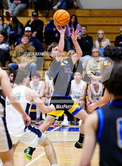 Thumbnail 1 in Clovis East vs. Bakersfield Christian photogallery.