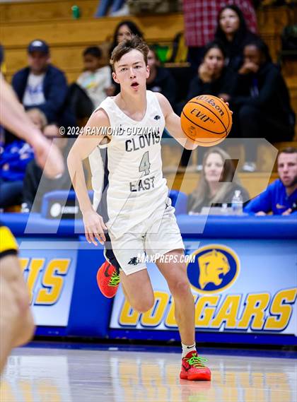 Thumbnail 3 in Clovis East vs. Bakersfield Christian photogallery.