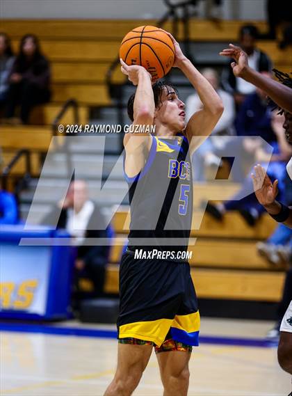 Thumbnail 1 in Clovis East vs. Bakersfield Christian photogallery.