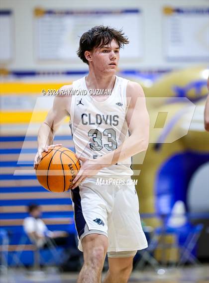 Thumbnail 1 in Clovis East vs. Bakersfield Christian photogallery.