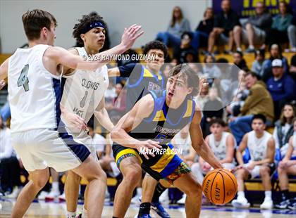 Thumbnail 2 in Clovis East vs. Bakersfield Christian photogallery.