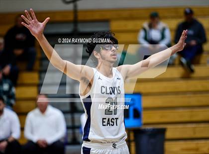 Thumbnail 1 in Clovis East vs. Bakersfield Christian photogallery.
