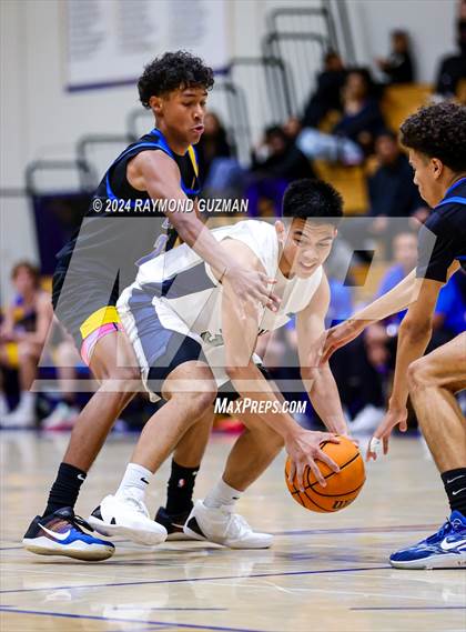 Thumbnail 2 in Clovis East vs. Bakersfield Christian photogallery.