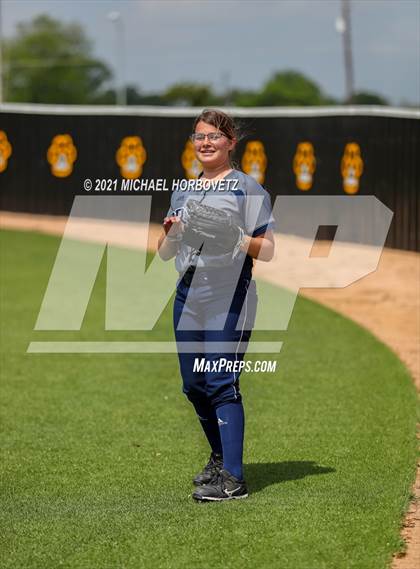 Thumbnail 2 in Bryan vs. Sachse (UIL 6A Area Playoff) photogallery.