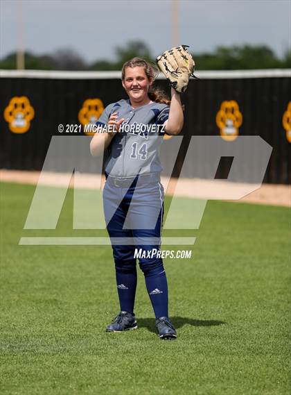 Thumbnail 2 in Bryan vs. Sachse (UIL 6A Area Playoff) photogallery.