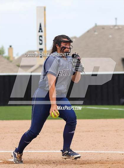 Thumbnail 2 in Bryan vs. Sachse (UIL 6A Area Playoff) photogallery.
