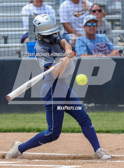 Thumbnail 2 in Bryan vs. Sachse (UIL 6A Area Playoff) photogallery.