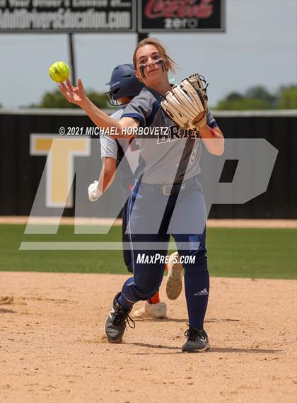 Thumbnail 3 in Bryan vs. Sachse (UIL 6A Area Playoff) photogallery.