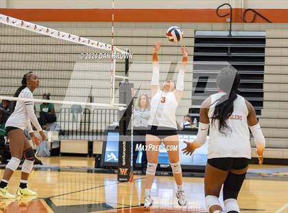 Thumbnail 1 in DeSoto @ West Mesquite photogallery.