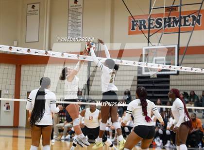 Thumbnail 1 in DeSoto @ West Mesquite photogallery.