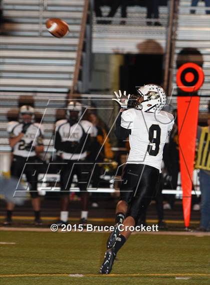 Thumbnail 2 in Gilmer vs. Pleasant Grove (UIL 4A Bi-District) photogallery.