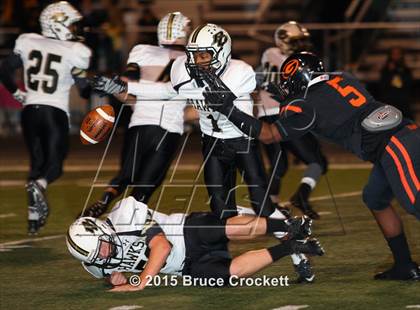 Thumbnail 2 in Gilmer vs. Pleasant Grove (UIL 4A Bi-District) photogallery.
