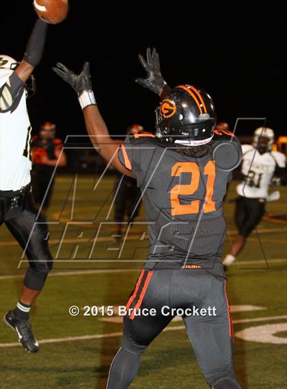 Thumbnail 2 in Gilmer vs. Pleasant Grove (UIL 4A Bi-District) photogallery.