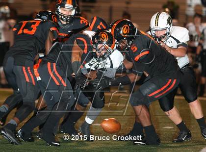 Thumbnail 2 in Gilmer vs. Pleasant Grove (UIL 4A Bi-District) photogallery.