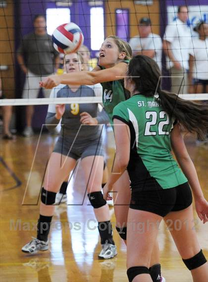Thumbnail 3 in Bonanza vs St. Mary's (Durango Fall Classic) photogallery.
