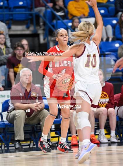 Thumbnail 2 in Williamsport vs. Wyoming Valley West (PIAA 6A Division 2 Final) photogallery.