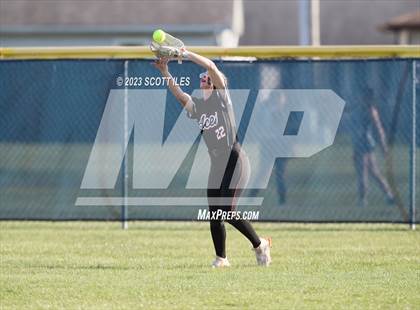 Thumbnail 2 in Amanda-Clearcreek @ Teays Valley photogallery.