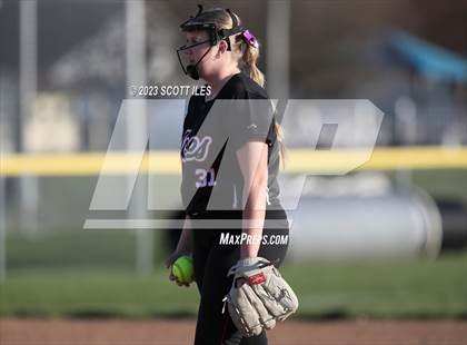 Thumbnail 1 in Amanda-Clearcreek @ Teays Valley photogallery.