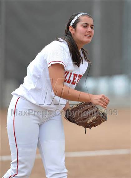 Thumbnail 3 in Murrieta Valley vs Fullerton (Michelle Carew Classic) photogallery.