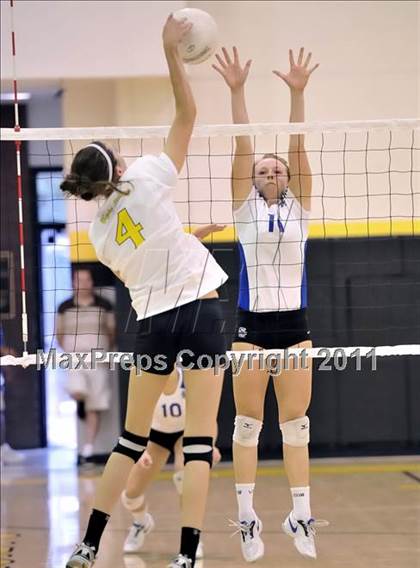 Thumbnail 3 in Capistrano Valley vs Santa Margarita (Aloha Cougar Classic) photogallery.