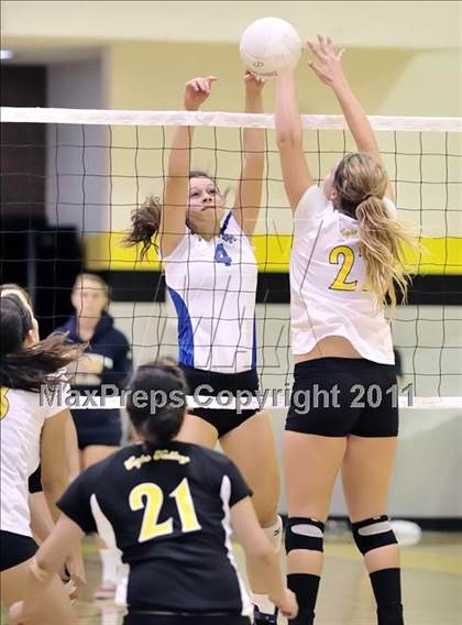 Thumbnail 1 in Capistrano Valley vs Santa Margarita (Aloha Cougar Classic) photogallery.