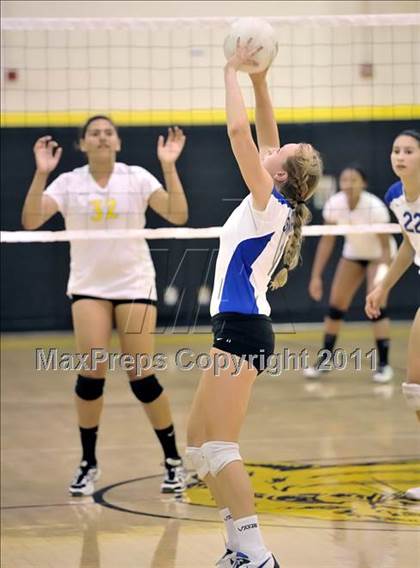 Thumbnail 1 in Capistrano Valley vs Santa Margarita (Aloha Cougar Classic) photogallery.