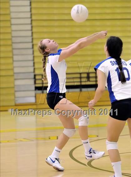 Thumbnail 1 in Capistrano Valley vs Santa Margarita (Aloha Cougar Classic) photogallery.