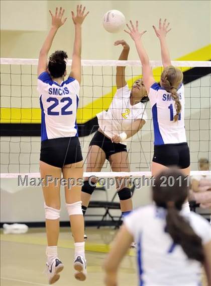 Thumbnail 2 in Capistrano Valley vs Santa Margarita (Aloha Cougar Classic) photogallery.
