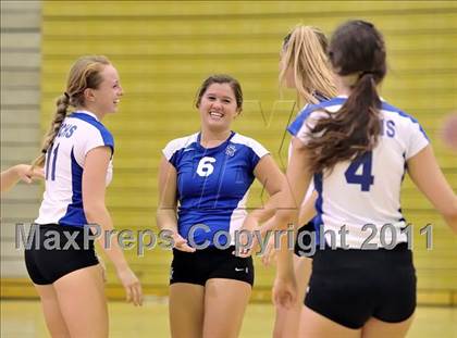 Thumbnail 1 in Capistrano Valley vs Santa Margarita (Aloha Cougar Classic) photogallery.