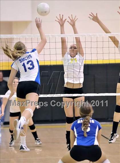 Thumbnail 3 in Capistrano Valley vs Santa Margarita (Aloha Cougar Classic) photogallery.