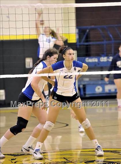 Thumbnail 2 in Capistrano Valley vs Santa Margarita (Aloha Cougar Classic) photogallery.