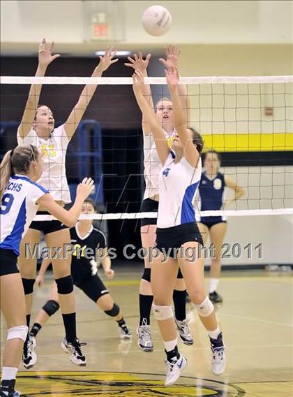 Thumbnail 1 in Capistrano Valley vs Santa Margarita (Aloha Cougar Classic) photogallery.