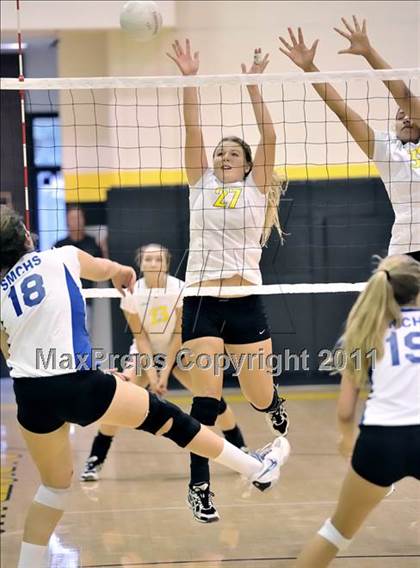 Thumbnail 1 in Capistrano Valley vs Santa Margarita (Aloha Cougar Classic) photogallery.
