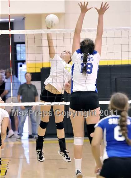 Thumbnail 2 in Capistrano Valley vs Santa Margarita (Aloha Cougar Classic) photogallery.