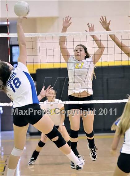 Thumbnail 3 in Capistrano Valley vs Santa Margarita (Aloha Cougar Classic) photogallery.