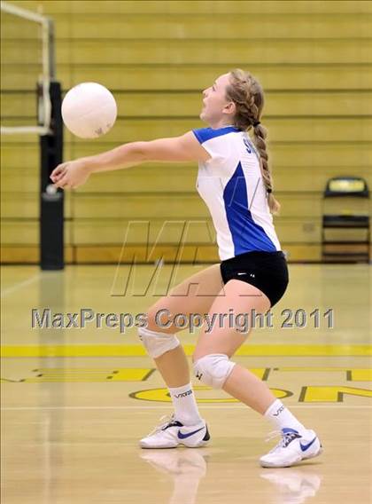 Thumbnail 3 in Capistrano Valley vs Santa Margarita (Aloha Cougar Classic) photogallery.
