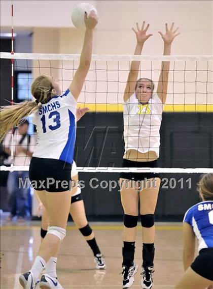 Thumbnail 2 in Capistrano Valley vs Santa Margarita (Aloha Cougar Classic) photogallery.