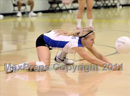 Thumbnail 1 in Capistrano Valley vs Santa Margarita (Aloha Cougar Classic) photogallery.