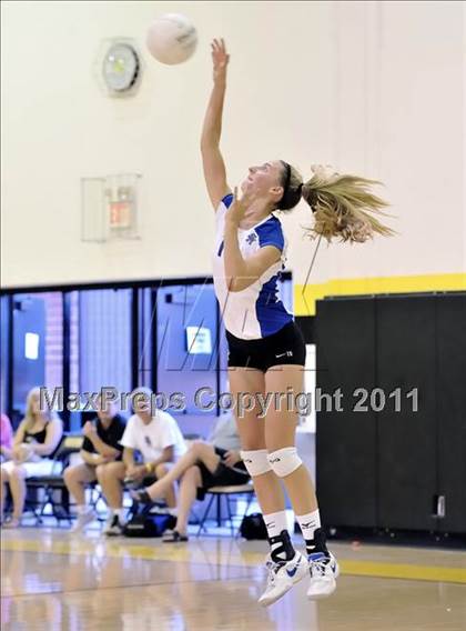 Thumbnail 1 in Capistrano Valley vs Santa Margarita (Aloha Cougar Classic) photogallery.